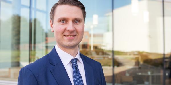 Antti Norkio väittelee Vaasan yliopistossa 10. lokakuuta 2024.